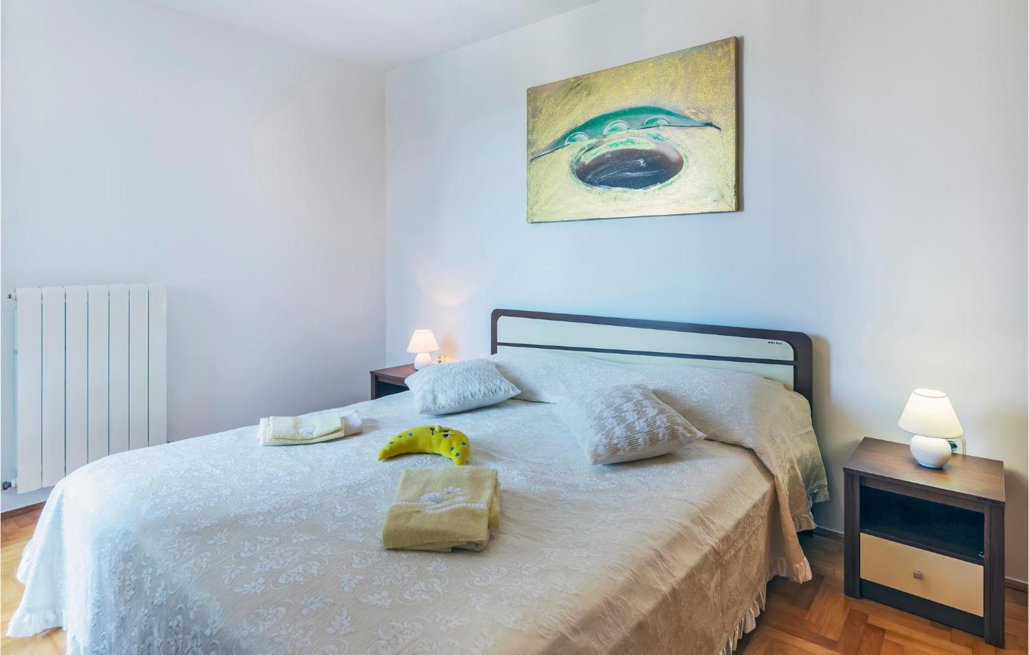1 Bedroom Beautiful Apartment In Pula Exterior foto