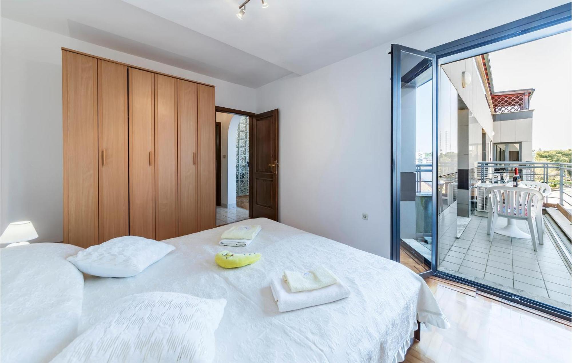 1 Bedroom Beautiful Apartment In Pula Exterior foto