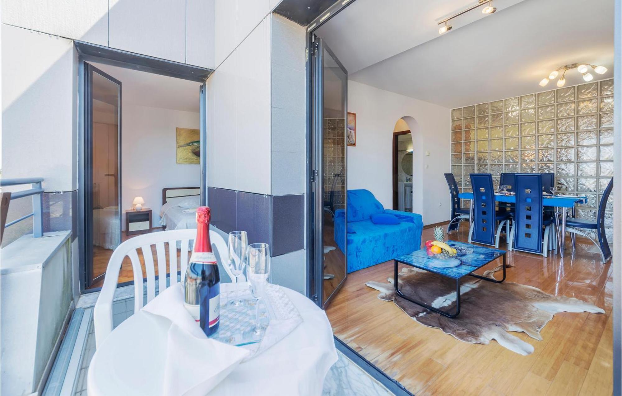 1 Bedroom Beautiful Apartment In Pula Exterior foto